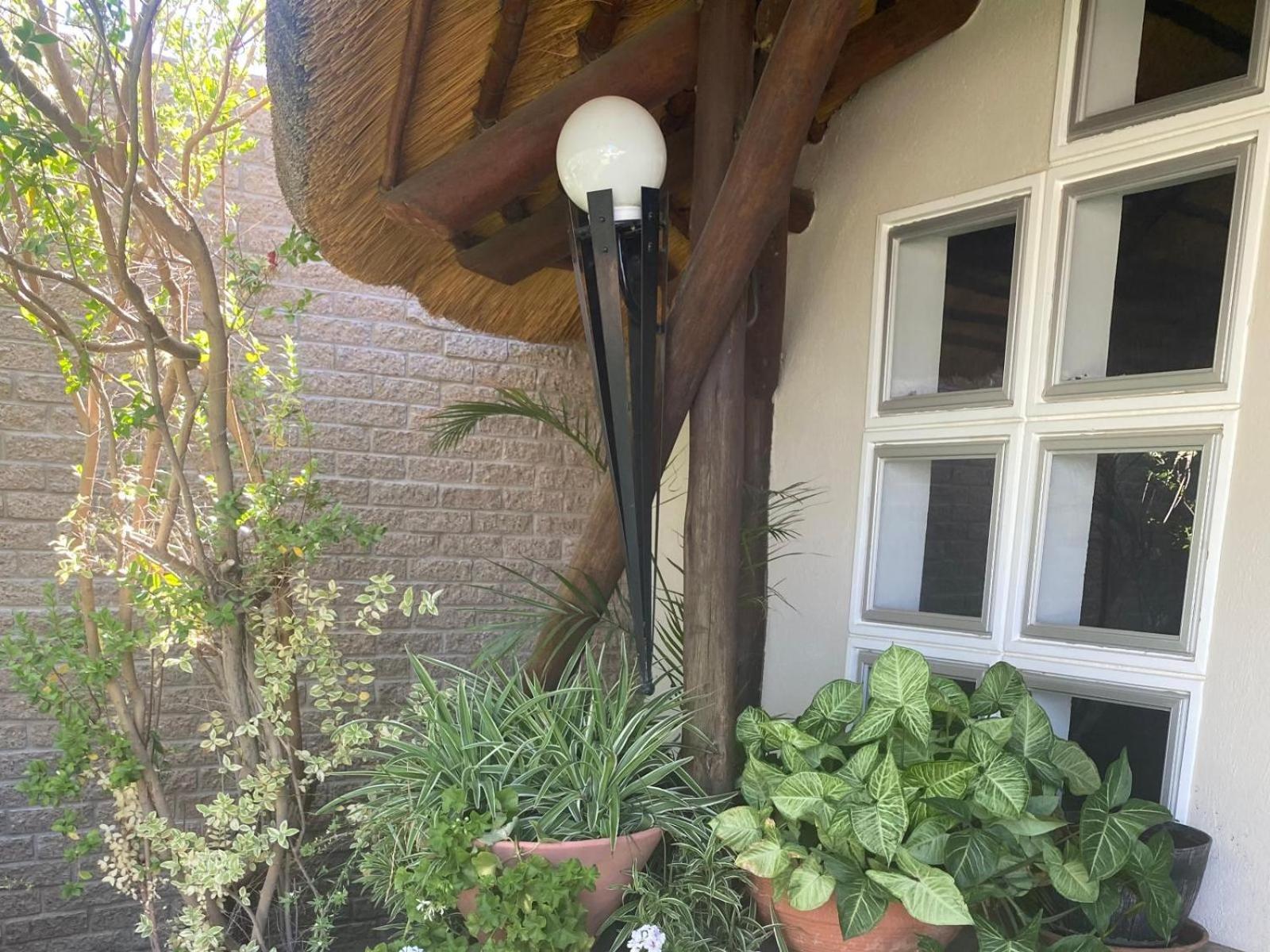 Bird'S Nest Guest House Keetmanshoop Buitenkant foto